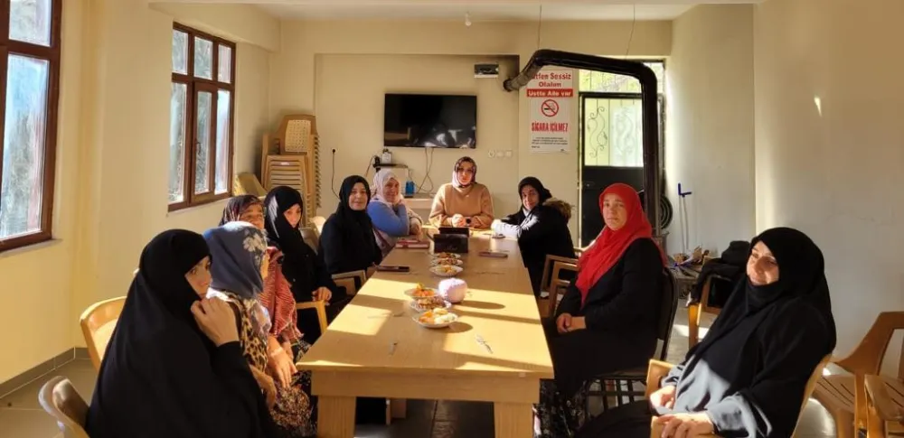 AK KADINLAR’DAN EV ZİYARETLERİ