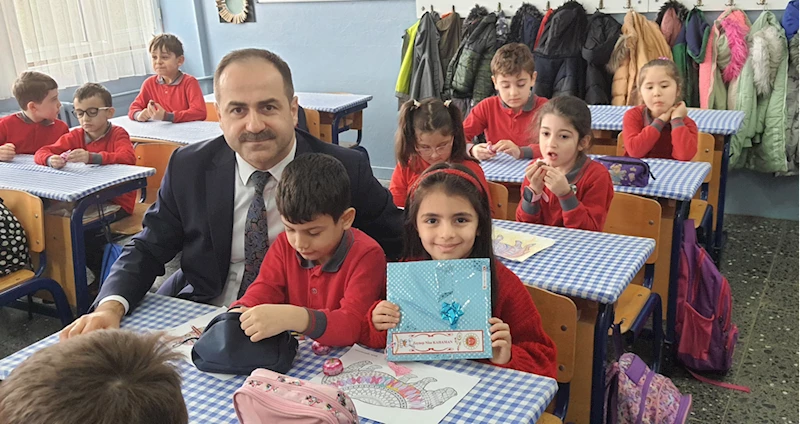 Cumhuriyet Başsavcısı Akkiraz, kendisine yeni yıl kartı gönderen öğrenciyi ziyaret etti