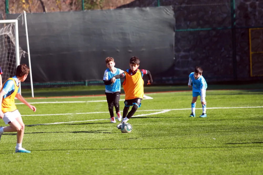1461 TRABZON FUTBOL AKADEMİSİ OYUNCU SEÇMELERİ YAPILDI