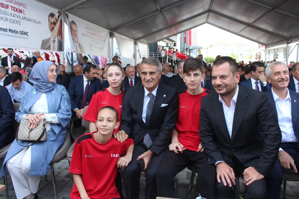 ŞENOL GÜNEŞ’E YOĞUN İLGİ