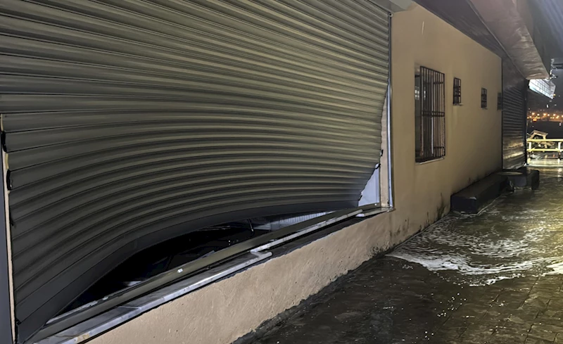 Rize'de şiddetli fırtına etkili oldu