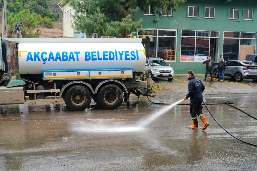 AKÇAABAT TEMİZLİĞİYLE PARLIYOR