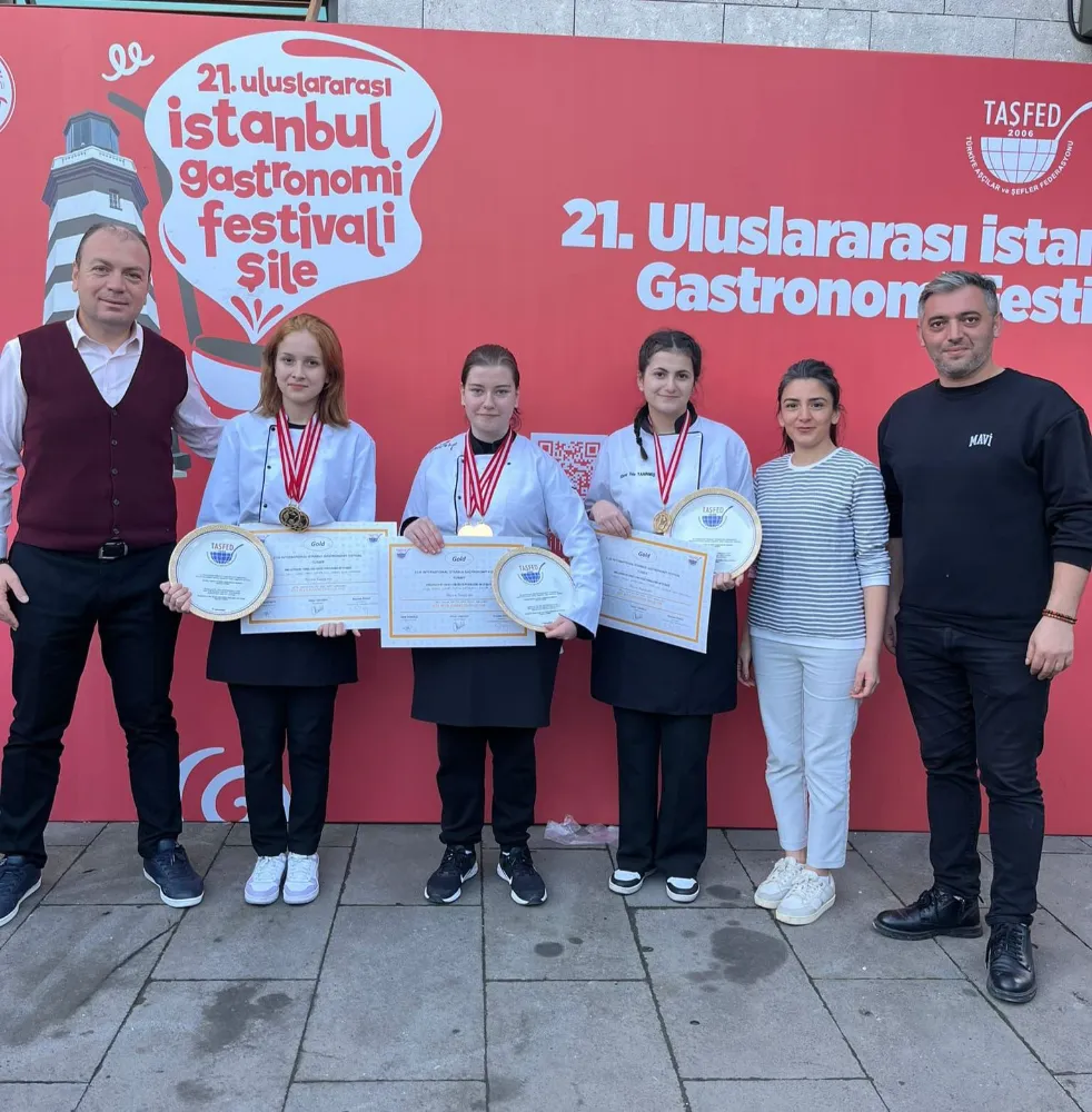 ULUSLARARASI FESTİVALDE AKÇAABAT FIRTINASI