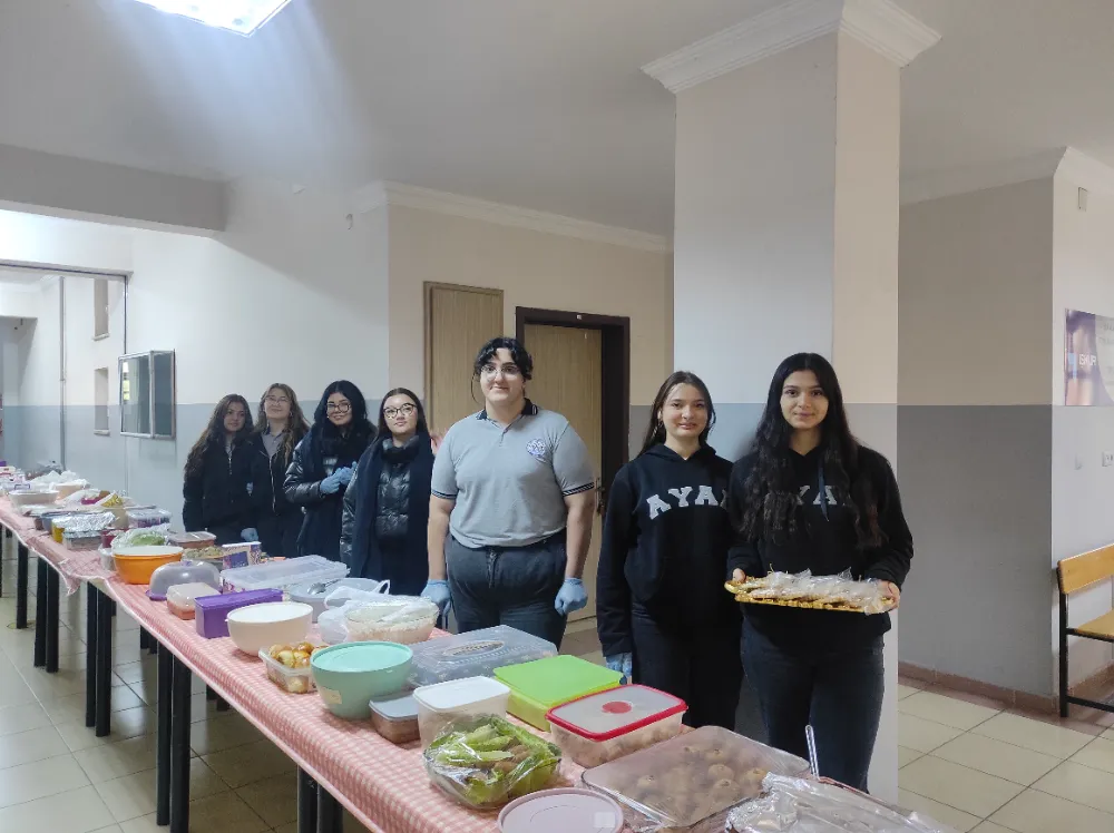 YILDIZLI ANADOLU LİSESİ’NDEN OKUL YARARINA KERMES