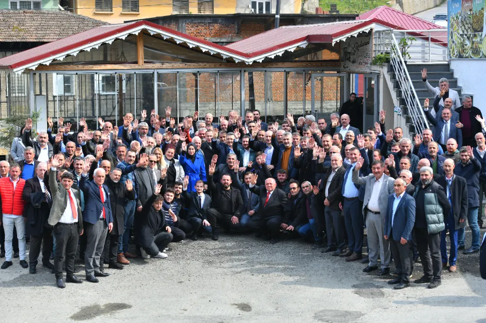 AK Parti heyeti, Yomra’da muhtar ve muhtar adayları ile bir araya geldi