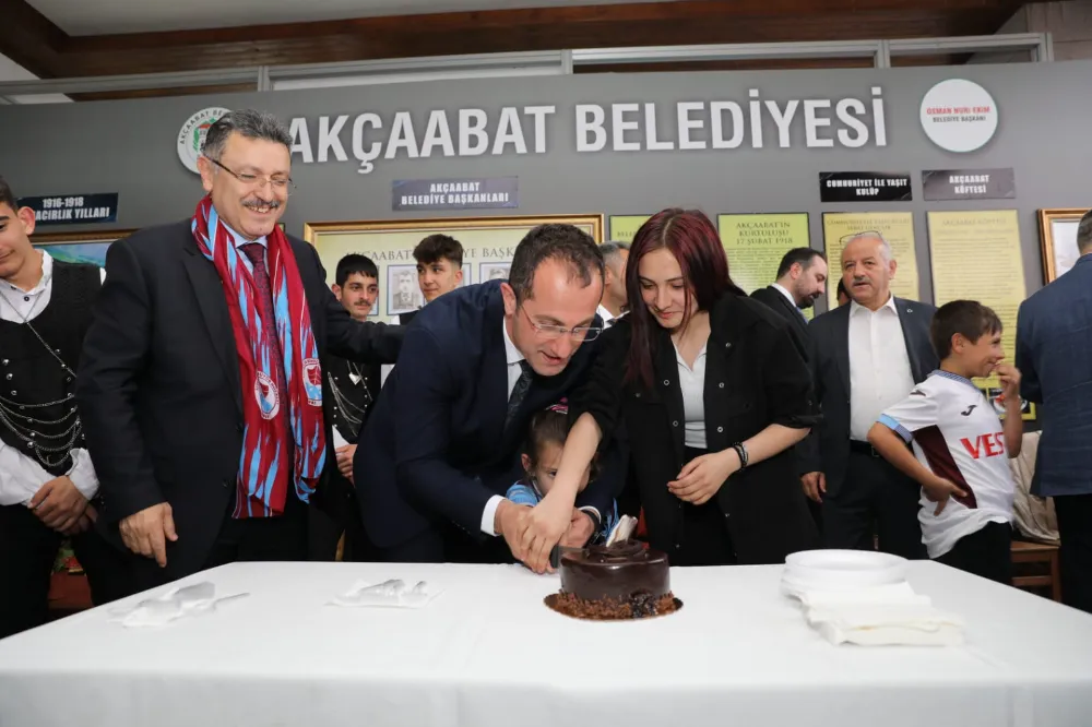 BAŞKAN EKİM’E ANKARA’DA SÜPRİZ KUTLAMA