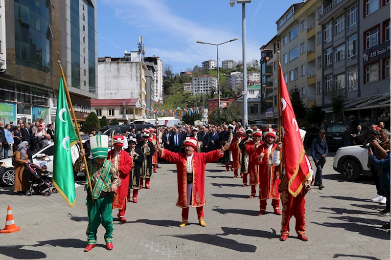 Arhavi Belediye Başkanı Ataselim görevi devraldı