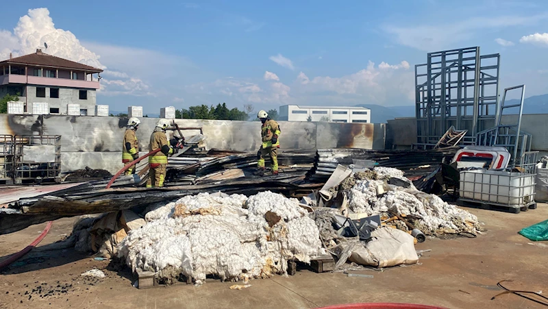 Düzce'de iş yerinde çıkan yangın söndürüldü