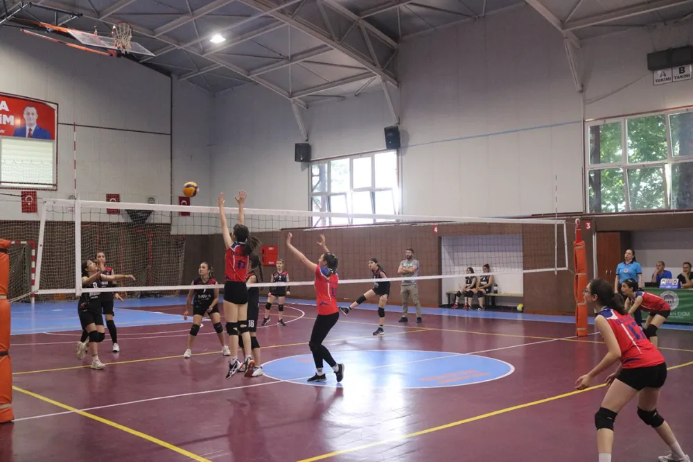 VOLEYBOL HEYECANI SONA ERDİ 