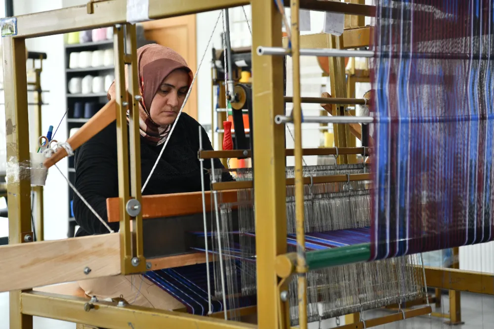 KADINLARDAN KADIN YAŞAM VE İSTİHDAM MERKEZİ’NE YOĞUN İLGİ