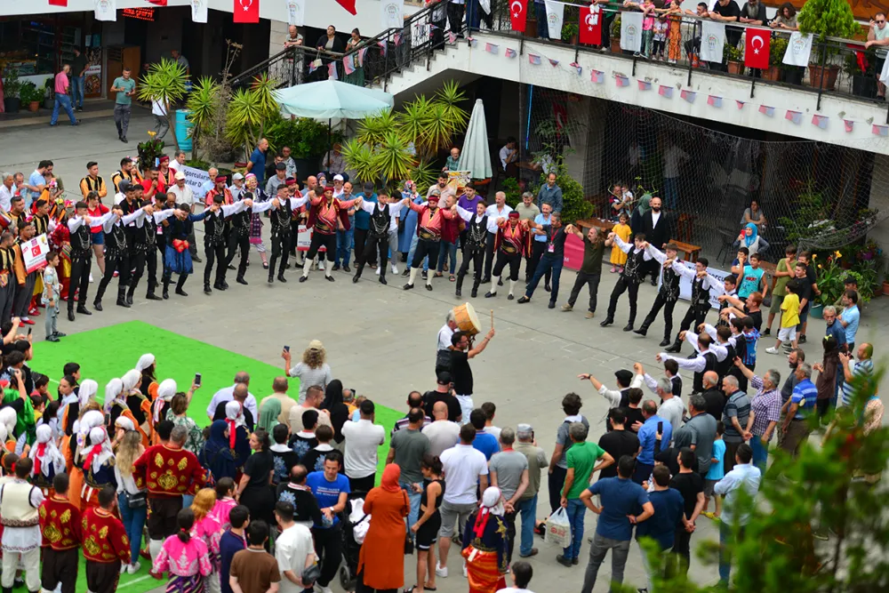 YÖRESEL VE ULUSLARARASI RENKLERLE DOLU AKÇAABAT FESTİVALİ BAŞLIYOR