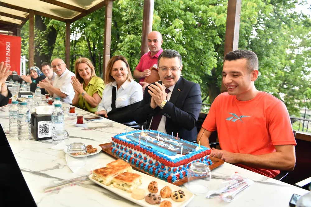 BAŞKAN GENÇ, ÖZEL SPORCU BATUHAN’I YALNIZ BIRAKMADI