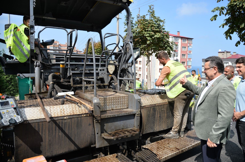 BÜYÜKŞEHİR’DEN ASFALT ATAĞI