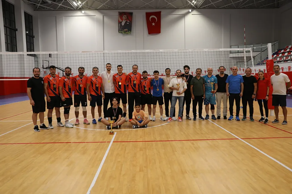 AKÇAABAT’TA VOLEYBOL TURNUVASI SONA ERDİ