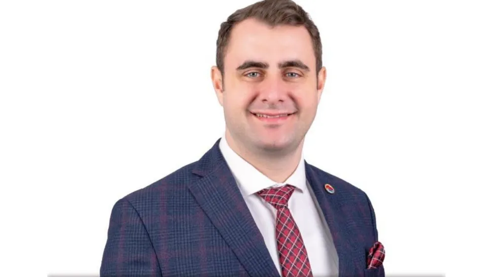 CHP İZMİR’E AKÇAABATLI BAŞKAN