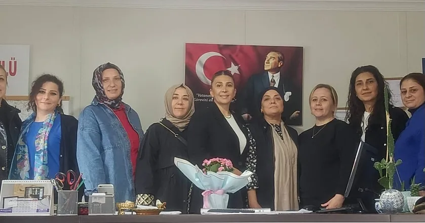 CHP’Lİ KADINLARDAN KADIN MUHTARLARA ANLAMLI ZİYARET