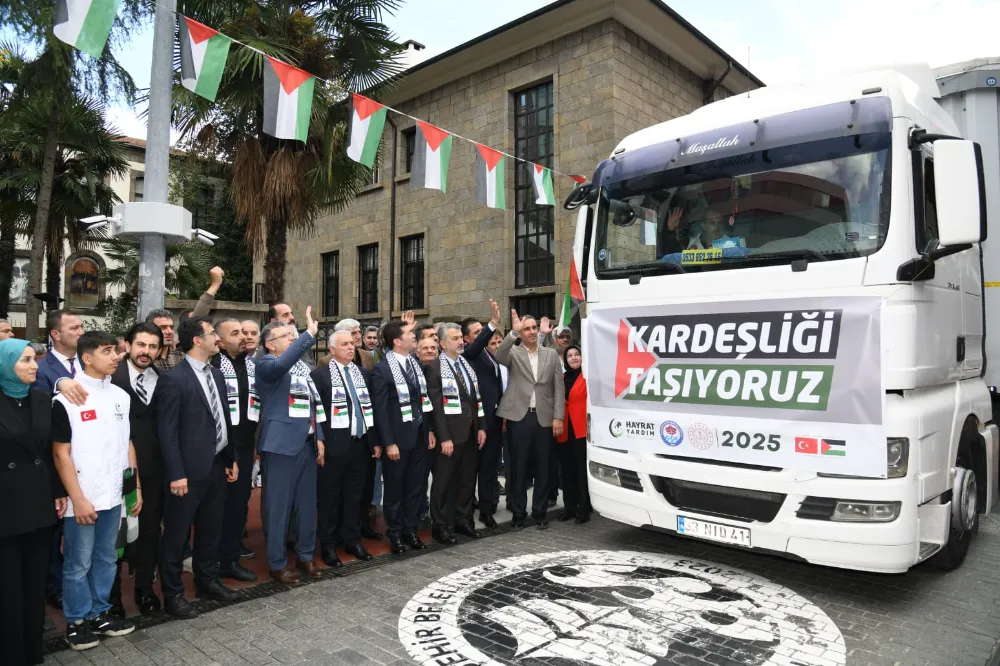 KARDEŞLİK TIRLARI GAZZE’YE UĞURLANDI