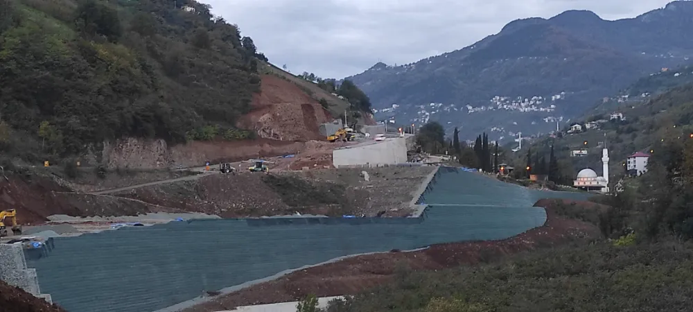 ZİRAAT MÜHENDİSLERİNDEN YOL ÇALIŞMASI ENDİŞESİ