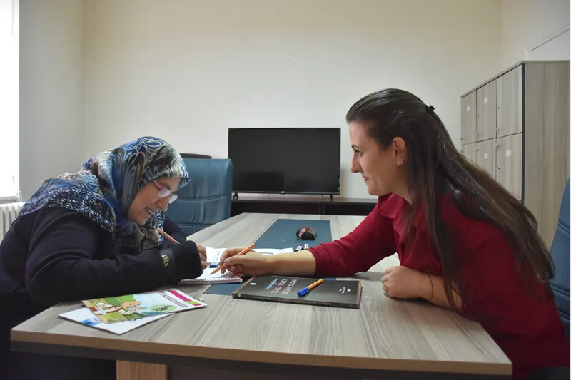 Okuma yazma hayalini 70 yaşında gerçekleştirdi