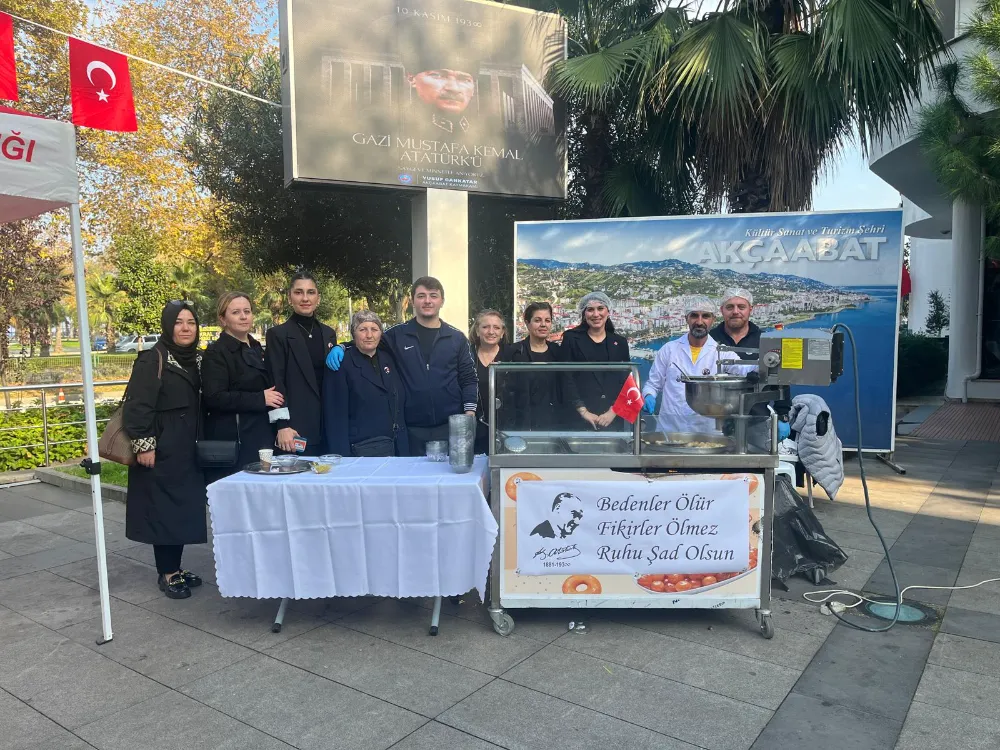 CHP’Lİ KADINLARDAN ATATÜRK İÇİN LOKMA İKRAMI