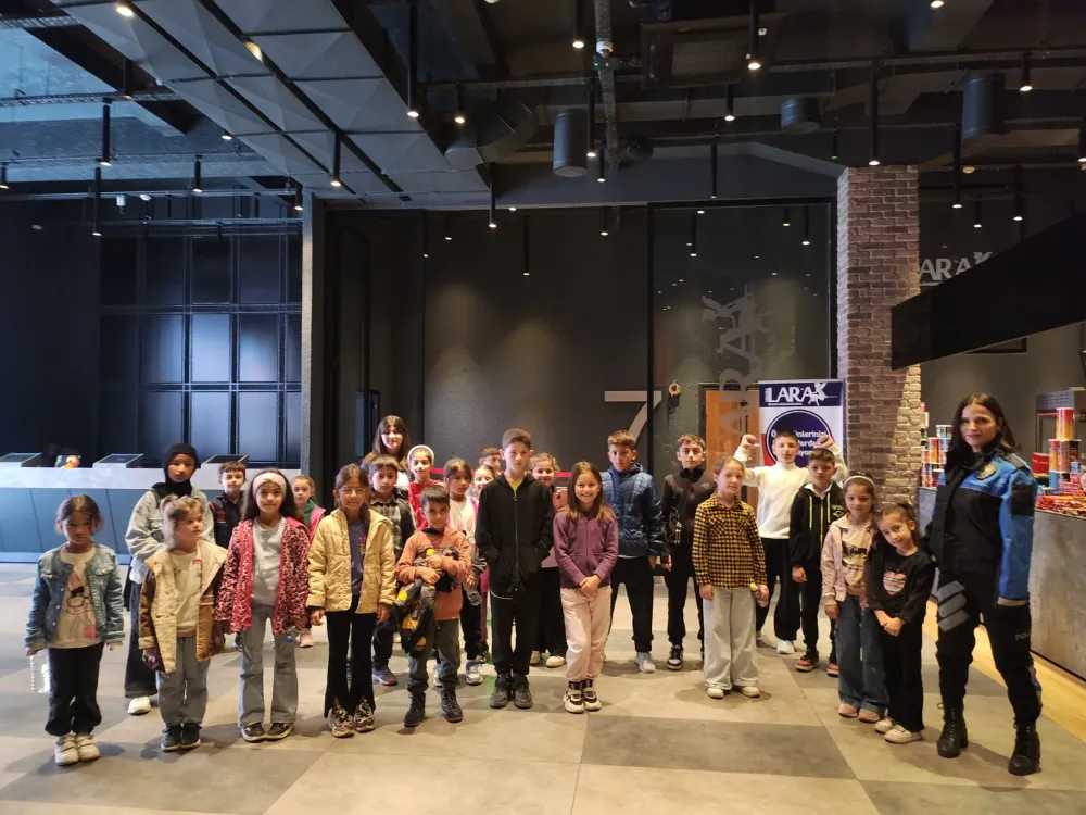 ÇOCUKLAR SİNEMA İLE TANIŞTI