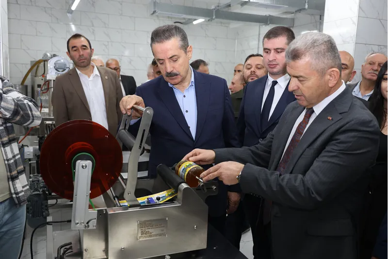 Artvin’de bal dolum ve paketleme tesisi hizmete açıldı