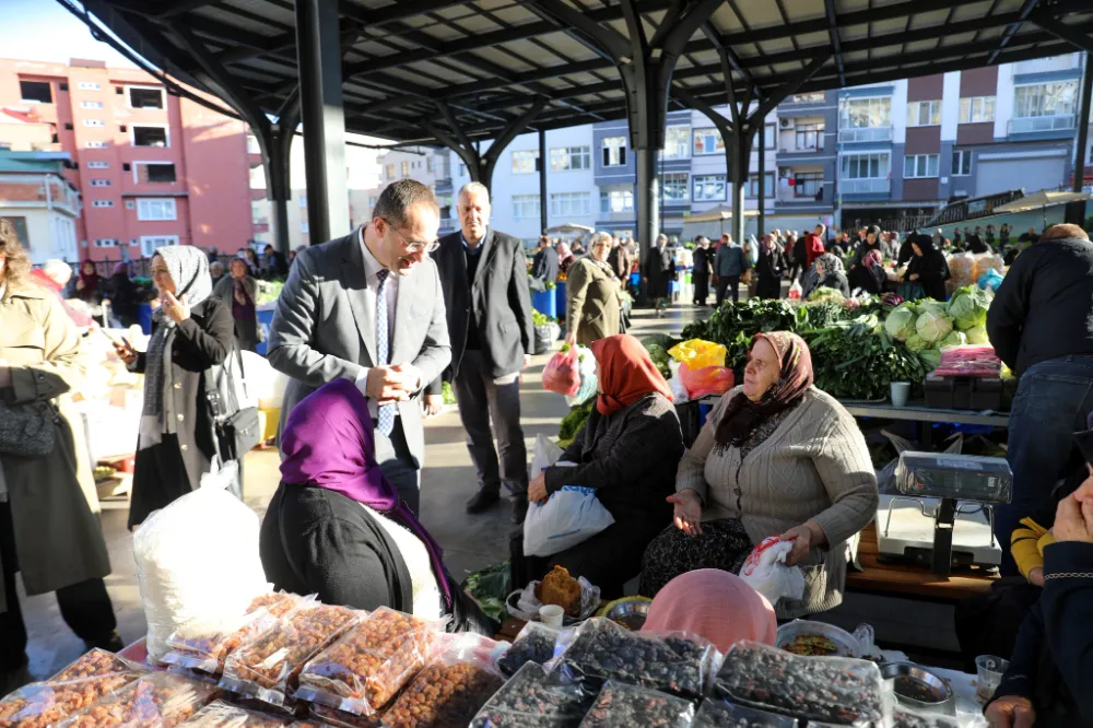 SALI PAZARI CANLILIĞINI KORUYOR