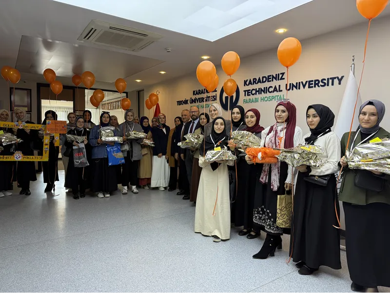 Trabzon Üniversitesi öğrencileri, lösemi tedavisi gören çocuklara moral kaynağı oldu