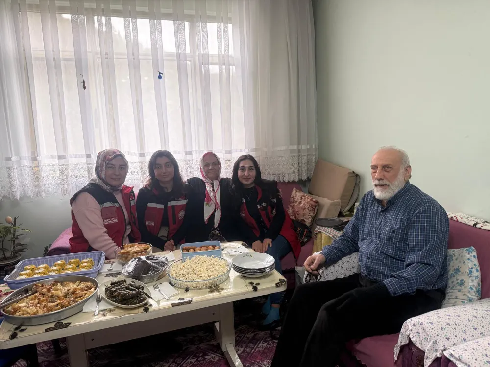 ENGELLERİ SEVGİYLE AŞAN ÇİFTE ÖZEL ZİYARET