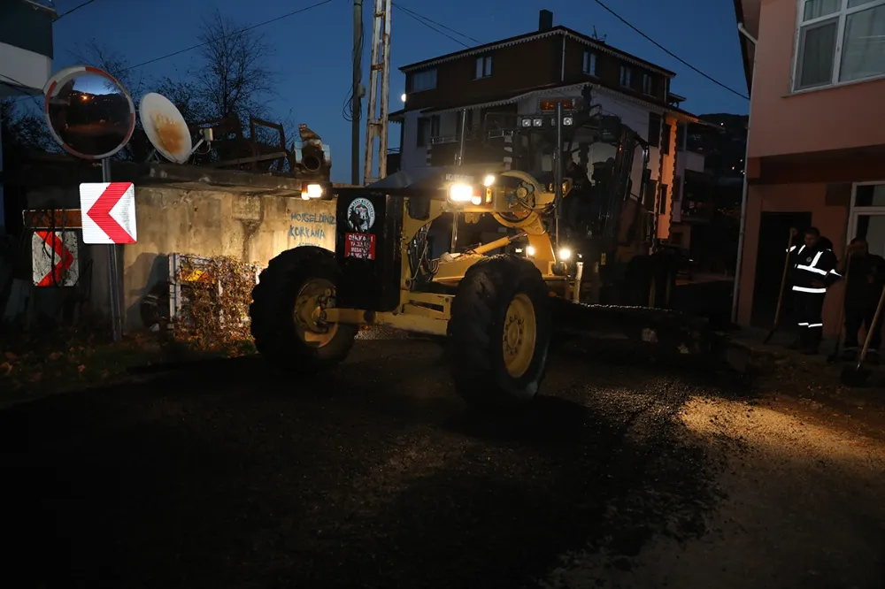 BELEDİYE GECE GÜNDÜZ SAHADA