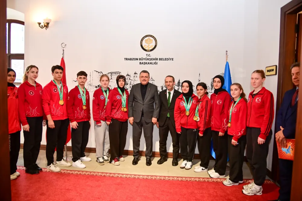 BAŞKAN GENÇ, ŞAMPİYONLARI AĞIRLADI