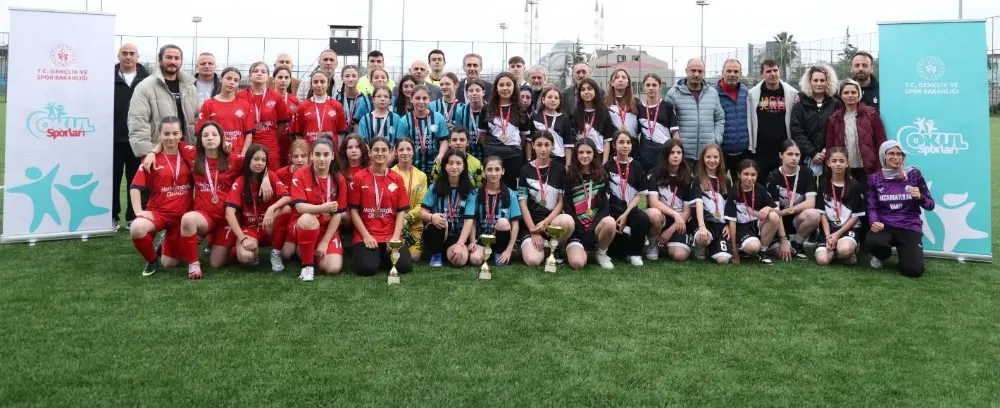 CUMHURİYET’İN KIZLARI TRABZON BİRİNCİSİ