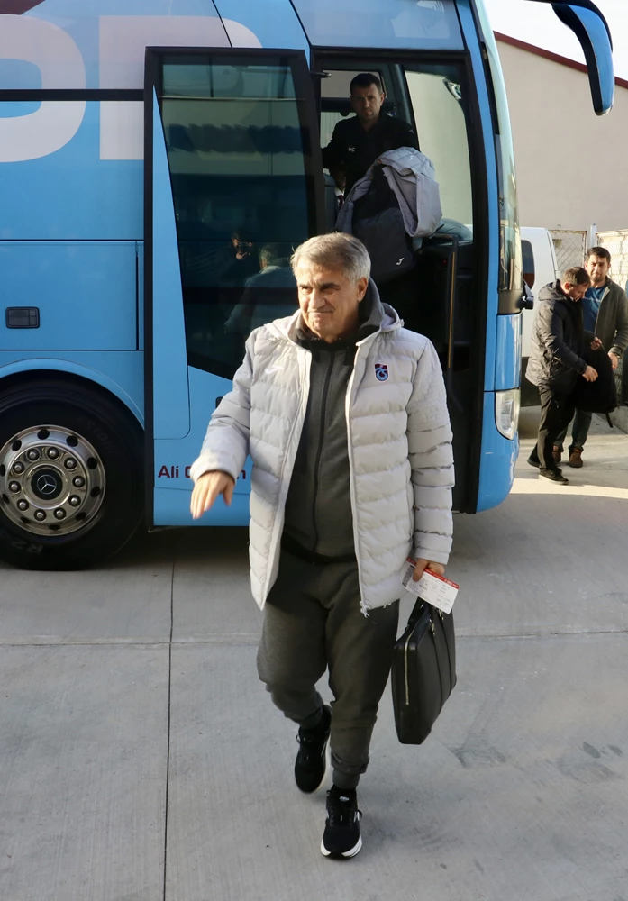 Trabzonspor kafilesi Kayseri'ye gitti