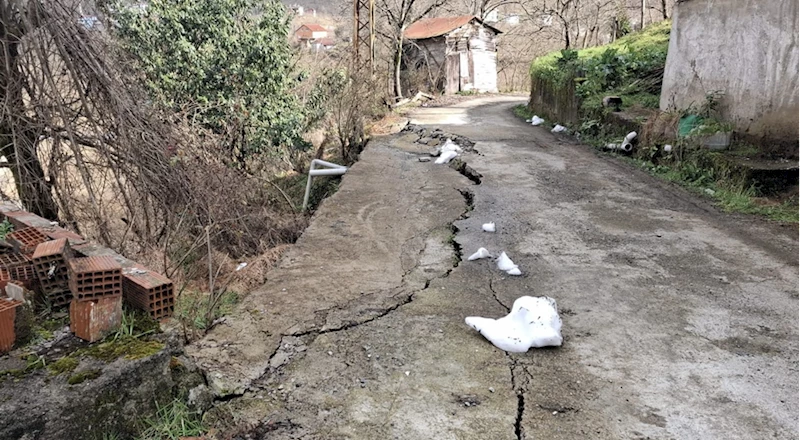 Giresun'da heyelan riski nedeniyle 3 binanın tahliyesine karar verildi