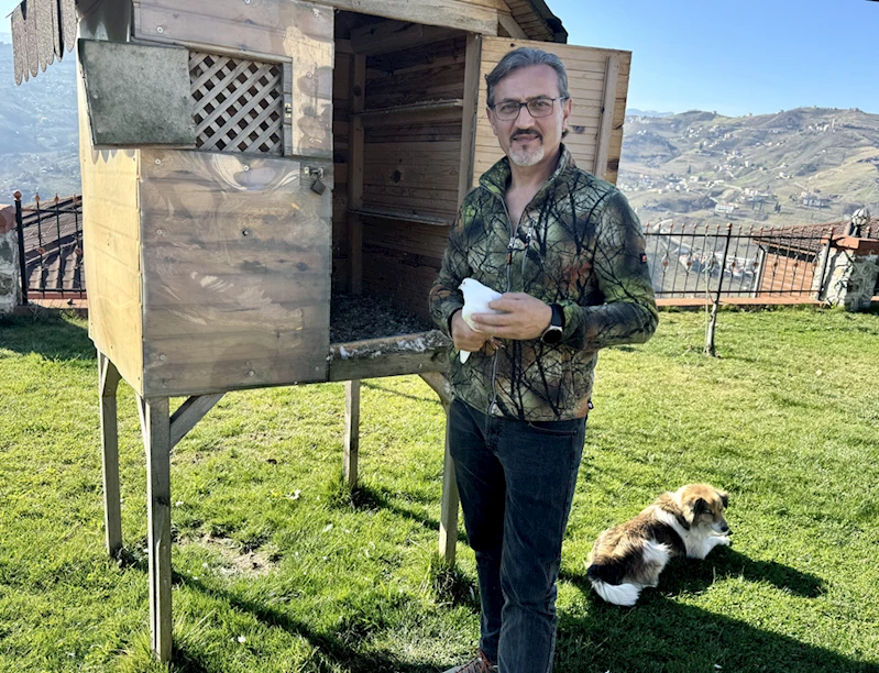 Fotoğraf tutkunu Türkçe öğretmeni, Kuş fotoğrafı için makinesini yanından ayırmıyor