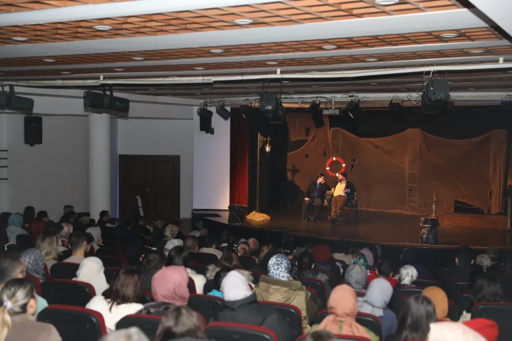 ‘YANGIN YERİNDE ORKİDELER’ AKÇAABAT’TA SAHNELENDİ