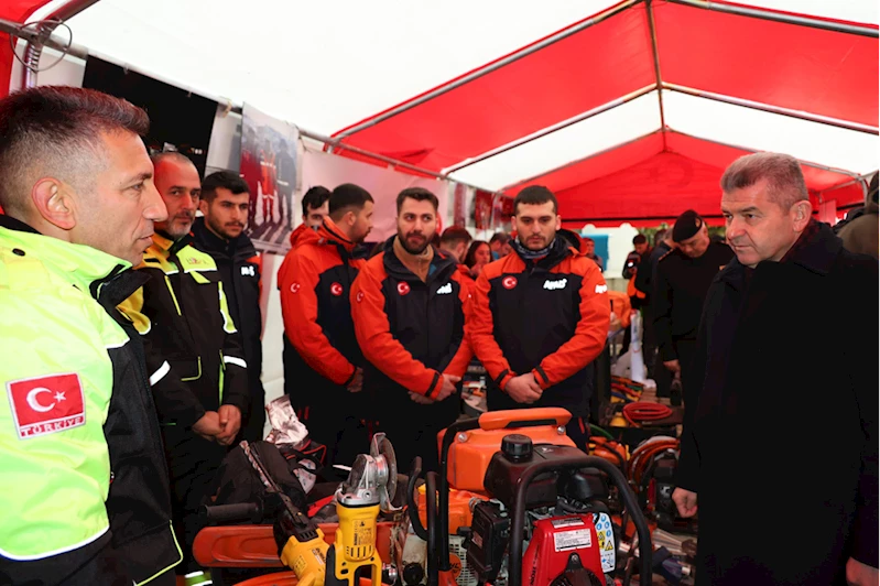 Artvin'de afetlere dikkat çekmek için stant açıldı