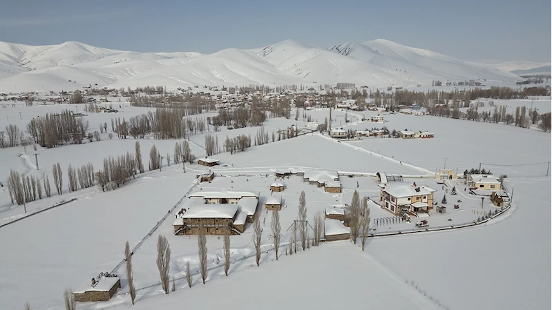 Kenan Yavuz Etnografya Müzesi karla kaplandı