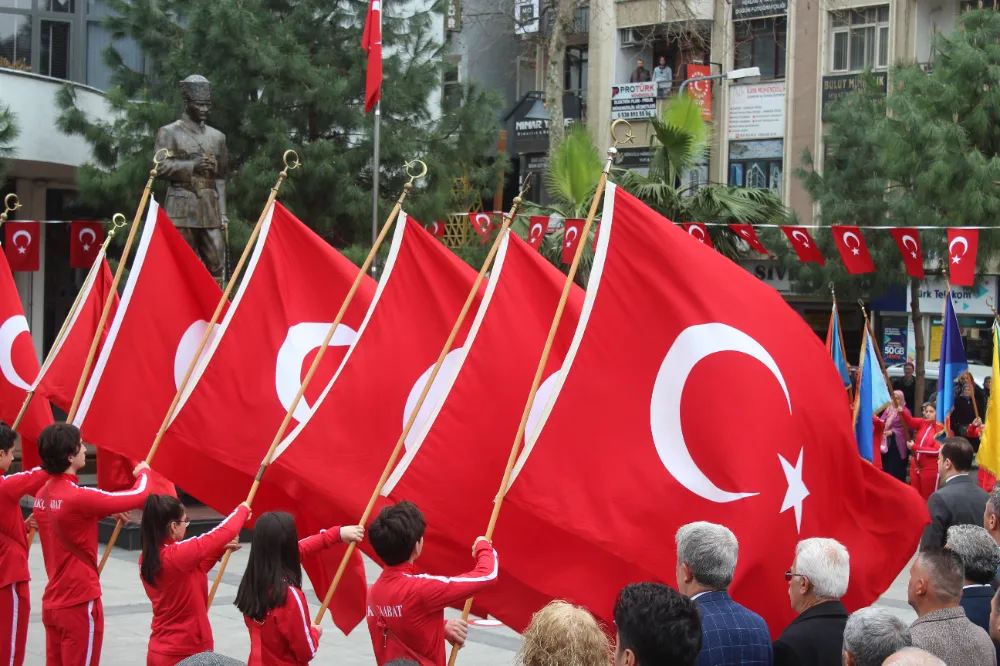 ŞEHİTLERİMİZİN MANEVİ HUZURUNA ÇELENK