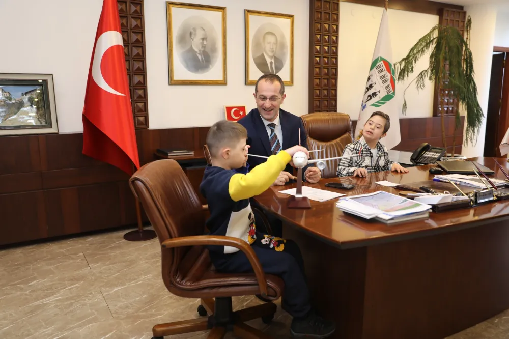 ÖZEL ÇOCUKLARDAN BAŞKAN EKİM