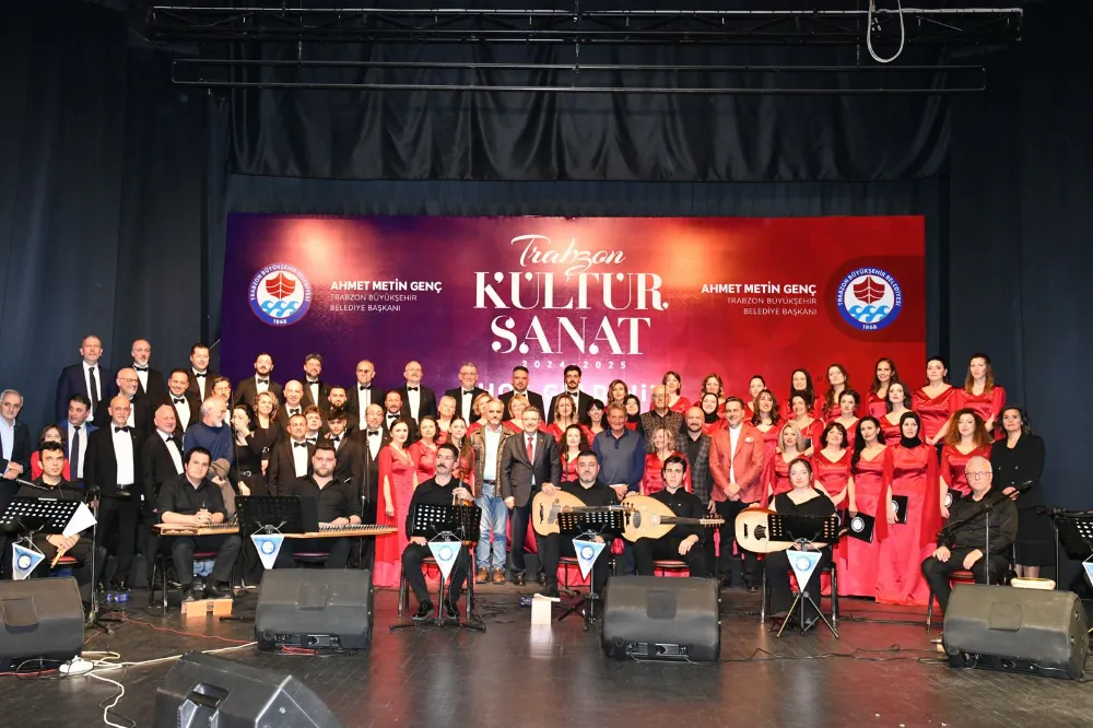 TÜRK MÜZİĞİ ŞÖLENİ SANATSEVERLERİ BÜYÜLEDİ