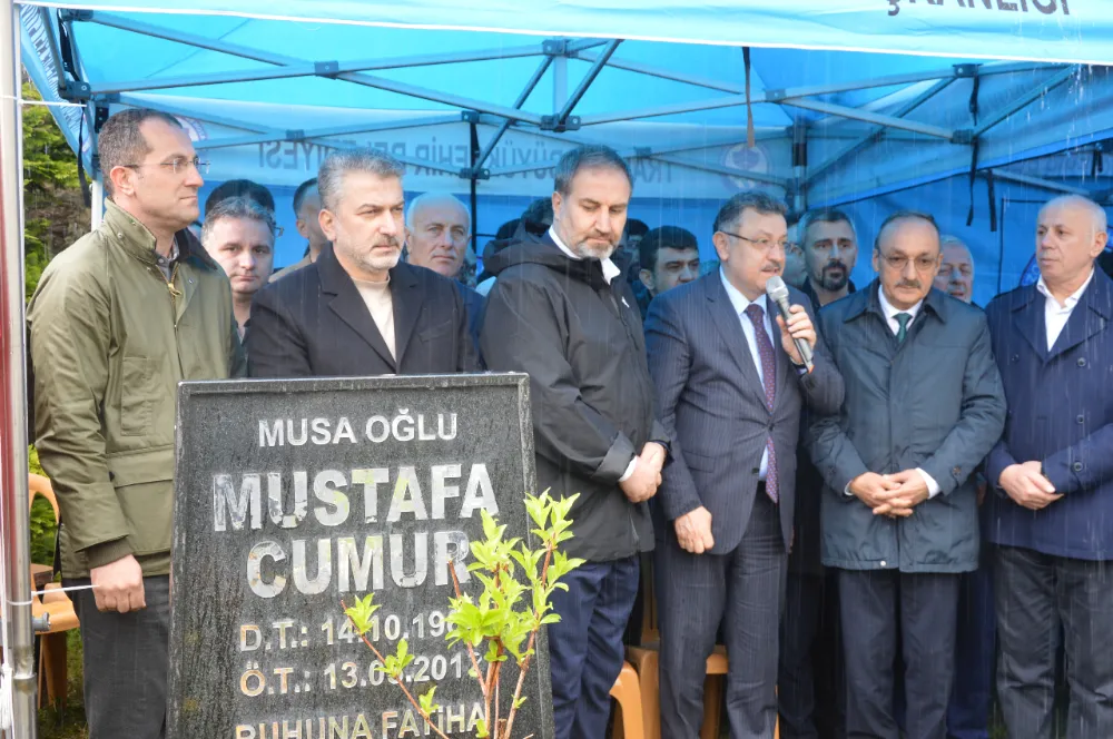 MUSTAFA CUMUR, VEFATININ 13. YILINDA DUALARLA ANILDI