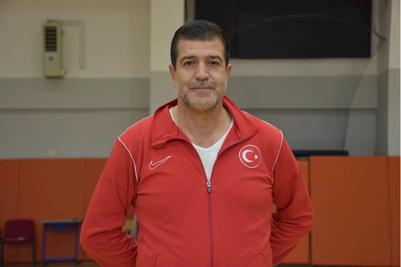 Down sendromlu milli basketbolcunun hayali antrenörü ile aynı takımda görev almak