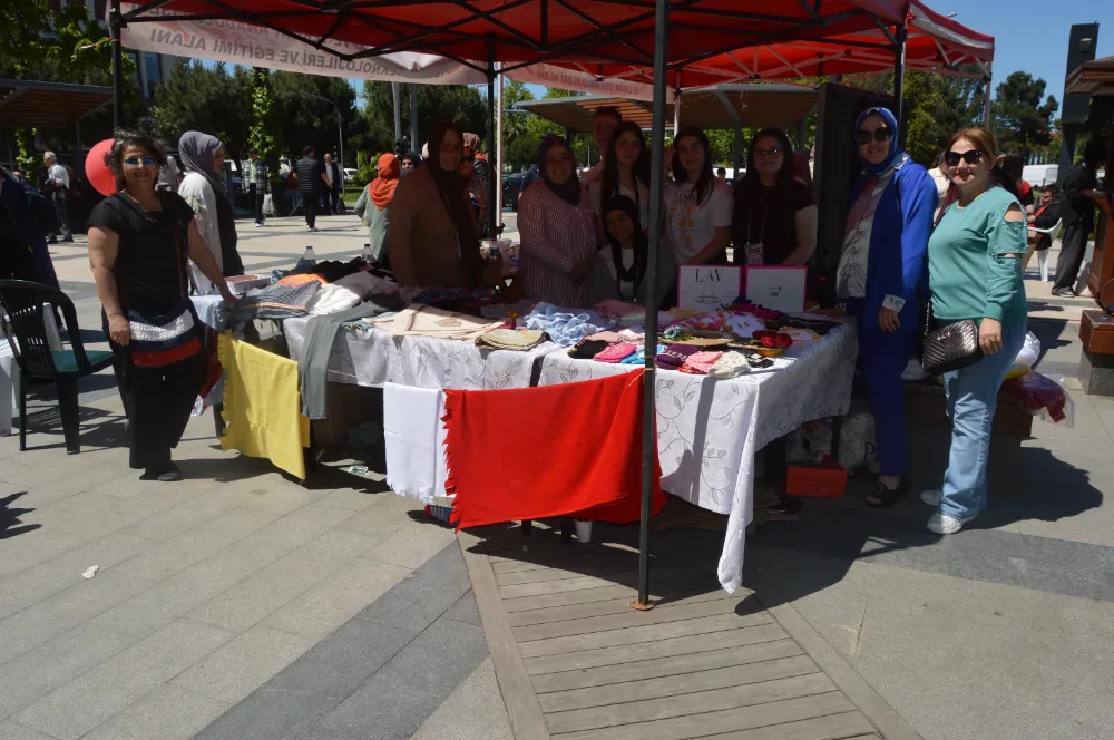 AKMESTEK KERMESİNE YOĞUN İLGİ 