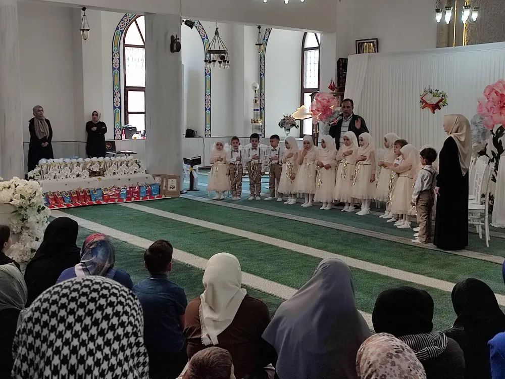 MİNİKLERDEN KUR’AN’LI VEDA