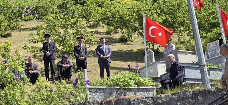 Çaykaralı şehit kabri başında anıldı