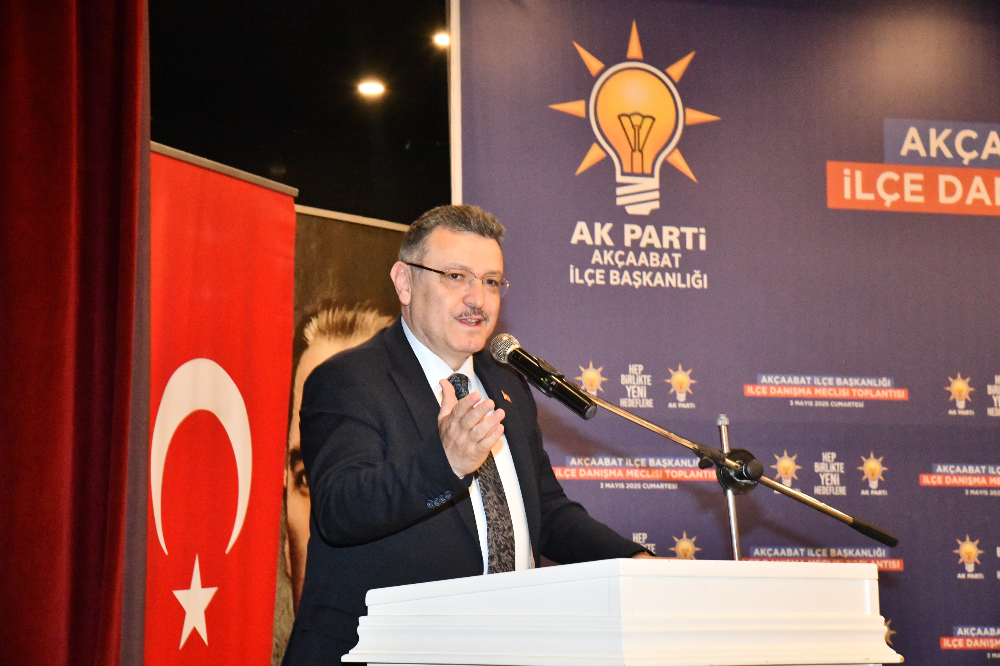 BAŞKAN GENÇ AKÇAABAT’TA KONUŞTU: MAZERET YOK HİZMET VAR