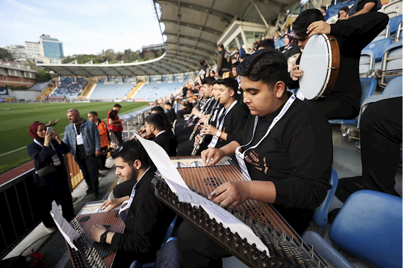 Kasımpaşa-Trabzonspor maçı öncesinde müzik etkinliği düzenlendi