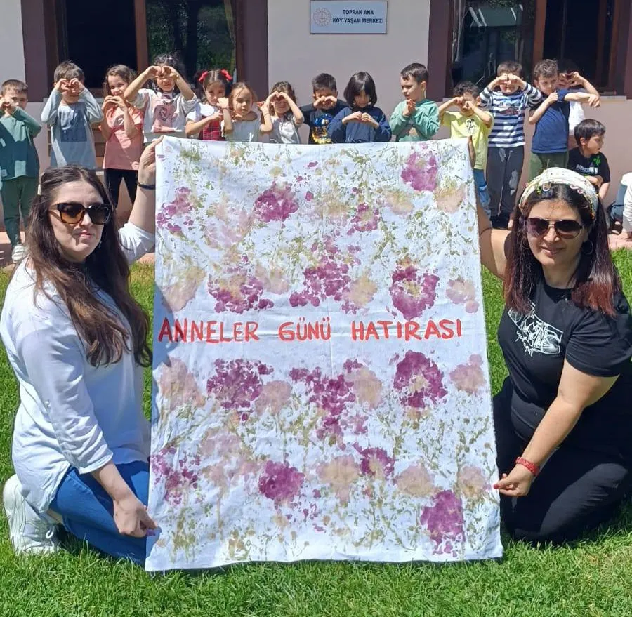 ANNELER GÜNÜ’NÜ  ERKEN KUTLADILAR