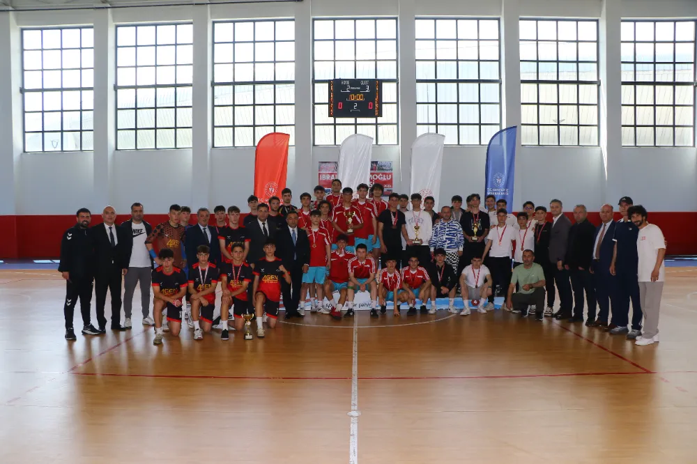 ŞAMPİYON 17 ŞUBAT ANADOLU LİSESİ